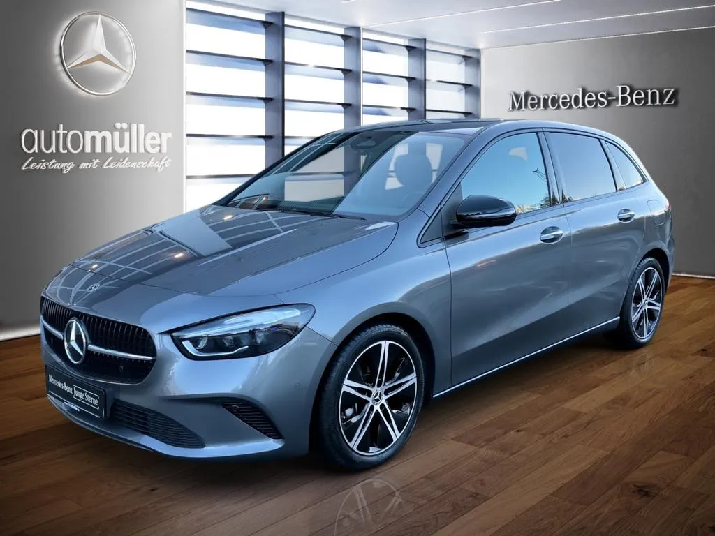 Mercedes-Benz B 180
