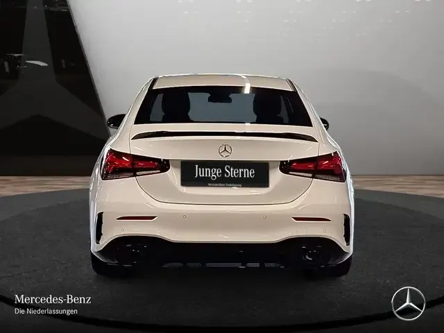 Mercedes-Benz A 35 AMG
