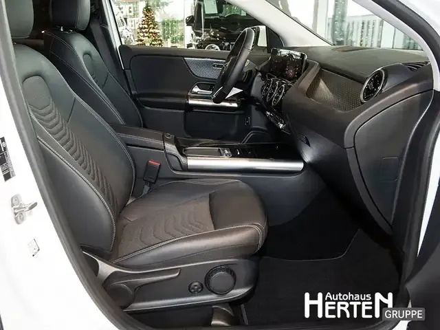 Mercedes-Benz GLA 220