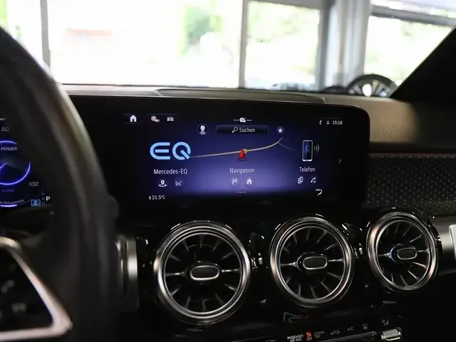 Mercedes-Benz EQB 300