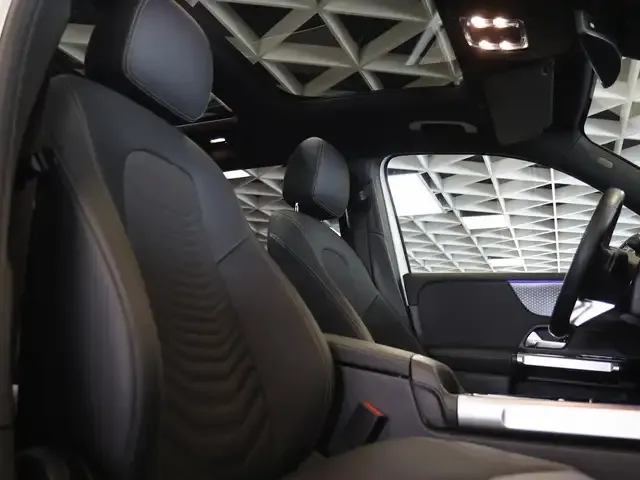 Mercedes-Benz EQB 300