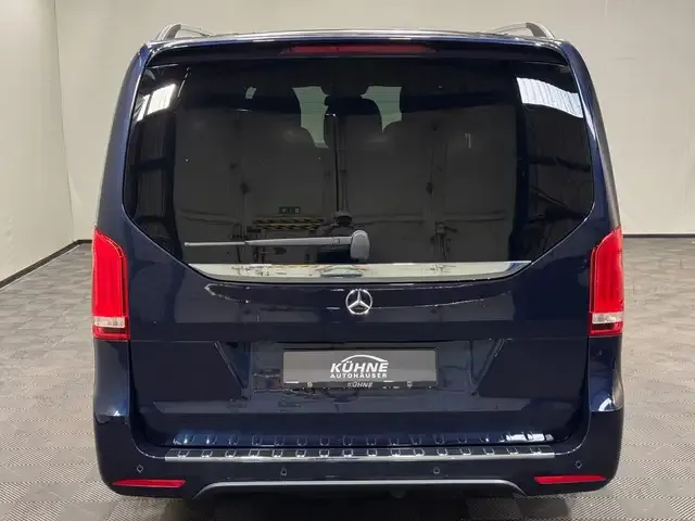 Mercedes-Benz V 220