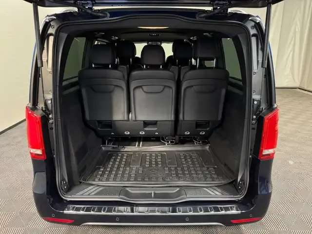 Mercedes-Benz V 220