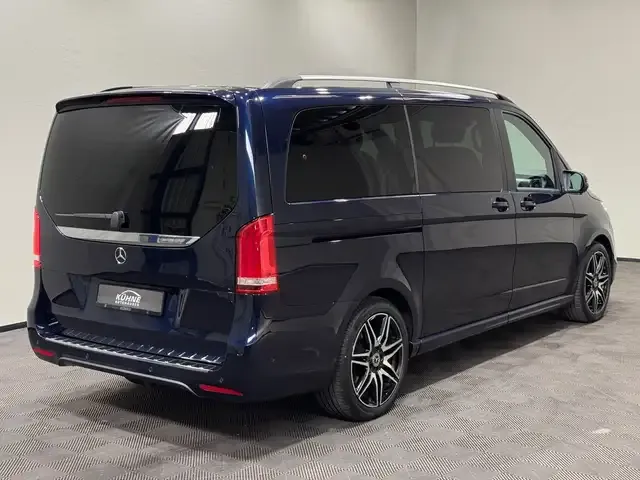Mercedes-Benz V 220