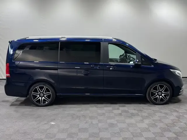 Mercedes-Benz V 220