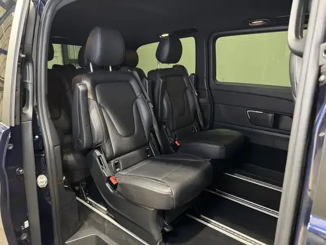 Mercedes-Benz V 220
