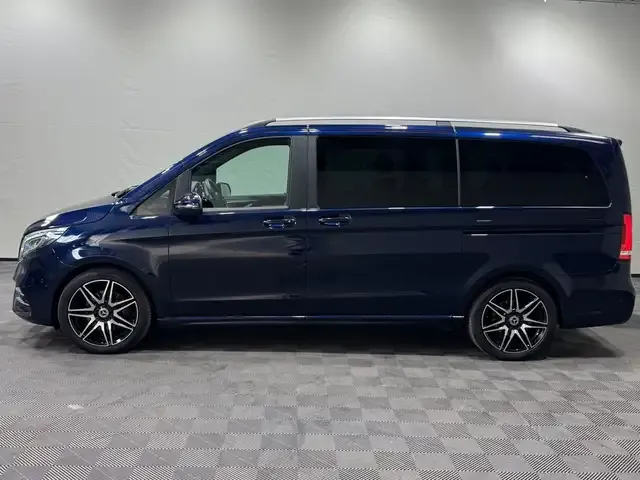 Mercedes-Benz V 220