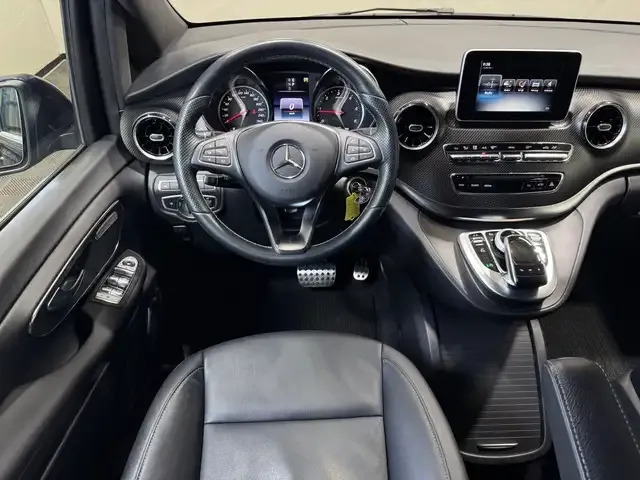 Mercedes-Benz V 220