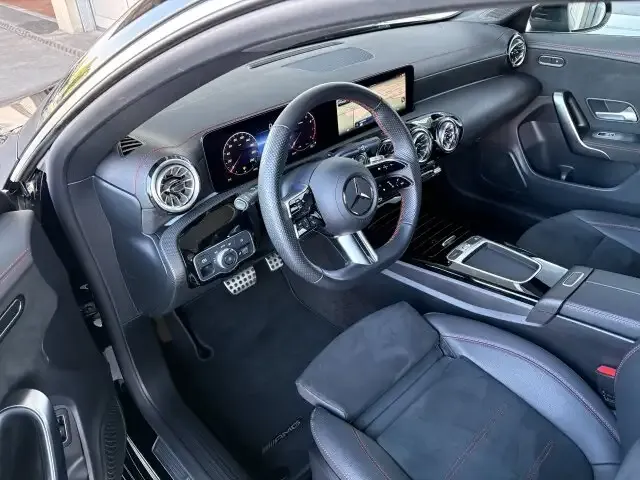 Mercedes-Benz CLA 180