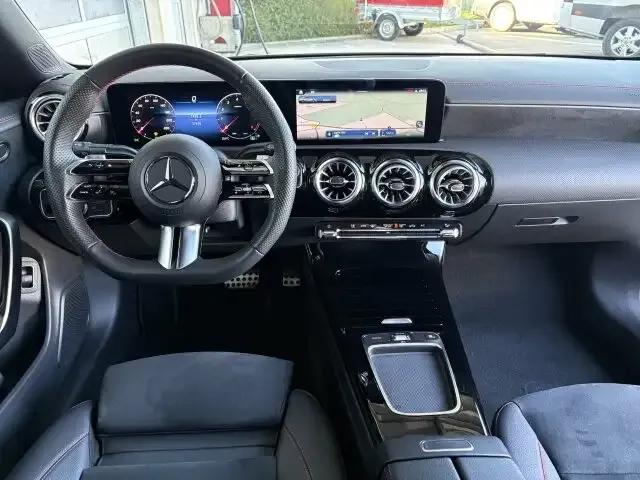 Mercedes-Benz CLA 180