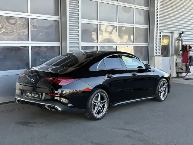 Mercedes-Benz CLA 180