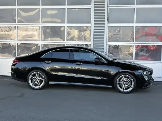 Mercedes-Benz CLA 180