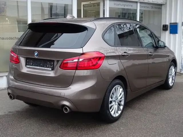 BMW 220