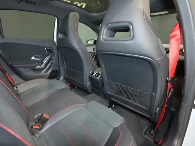 Mercedes-Benz A 35 AMG