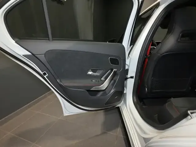 Mercedes-Benz A 35 AMG