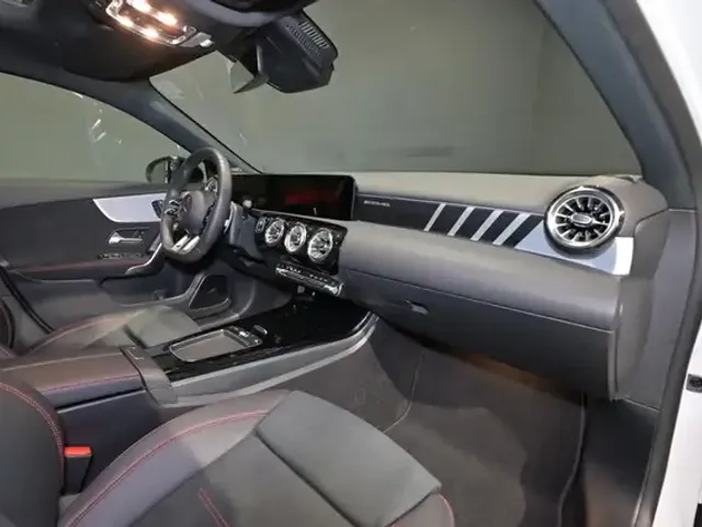 Mercedes-Benz A 35 AMG