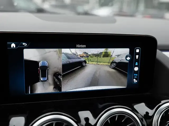 Mercedes-Benz GLA 220