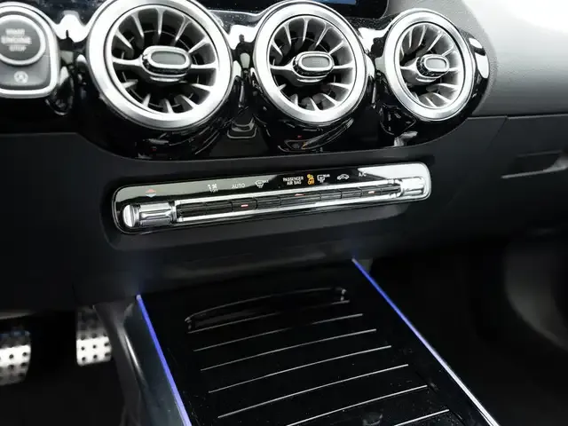 Mercedes-Benz GLA 220