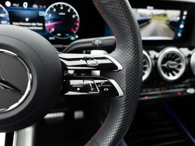 Mercedes-Benz GLA 220