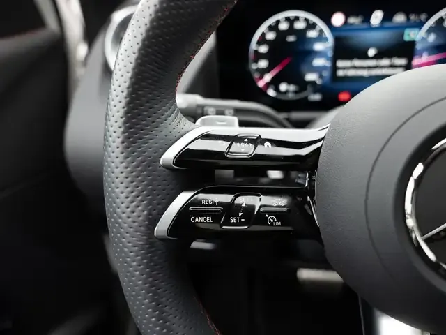 Mercedes-Benz GLA 220