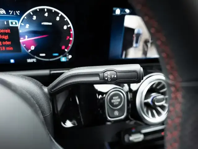 Mercedes-Benz GLA 220