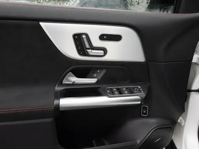 Mercedes-Benz GLA 220