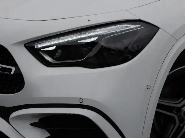 Mercedes-Benz GLA 220