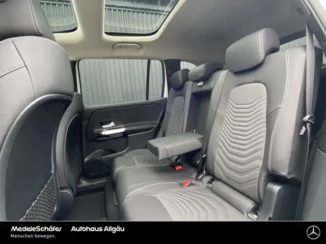 Mercedes-Benz GLB 180