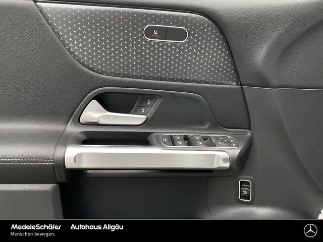 Mercedes-Benz GLB 180