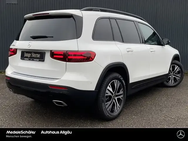 Mercedes-Benz GLB 180