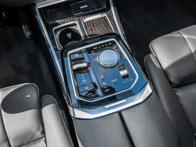 BMW 740