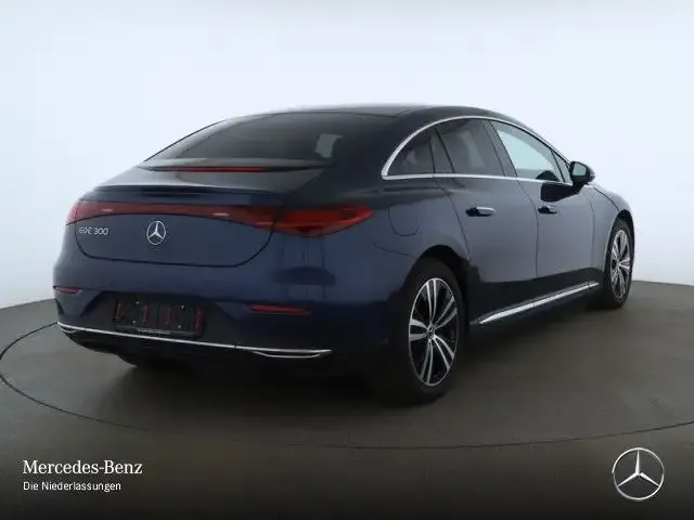 Mercedes-Benz EQE 300