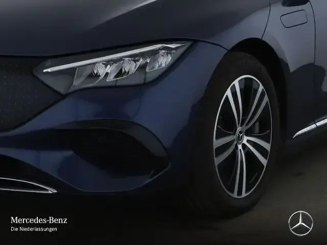 Mercedes-Benz EQE 300