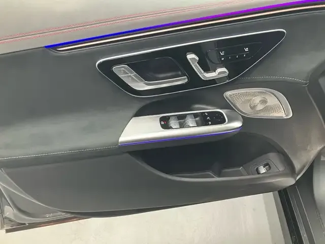 Mercedes-Benz EQE 300