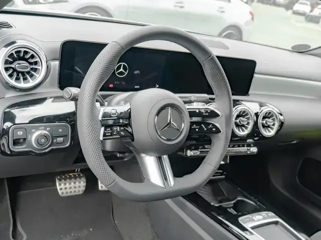 Mercedes-Benz CLA 220