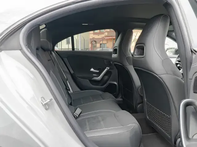 Mercedes-Benz CLA 220