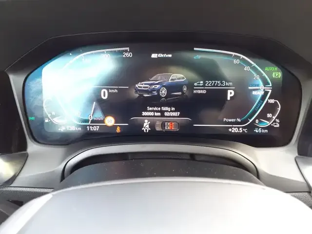 BMW 330