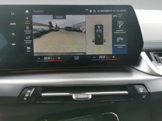 BMW 220