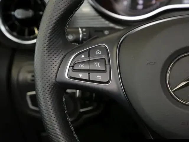 Mercedes-Benz V 220