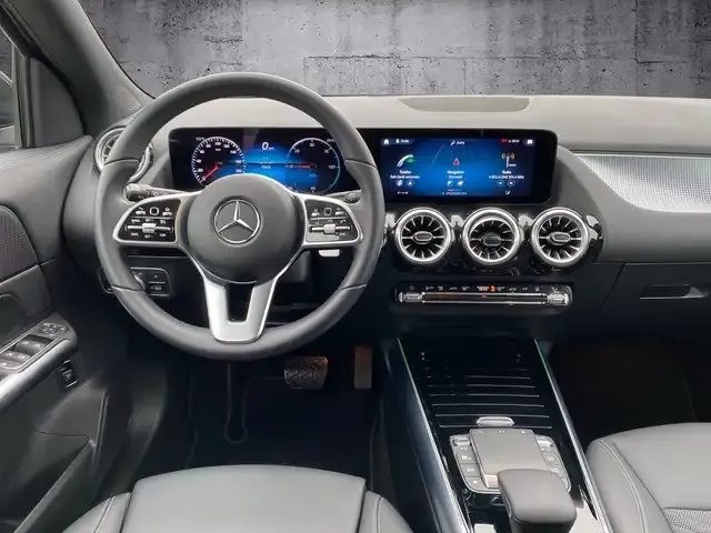 Mercedes-Benz EQA 300