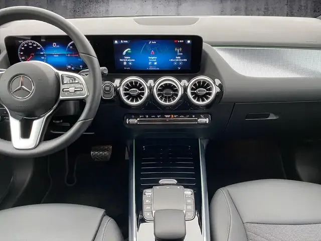 Mercedes-Benz EQA 300