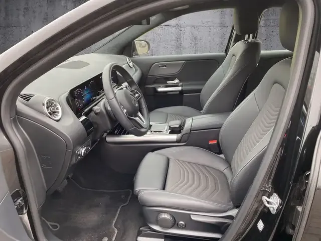 Mercedes-Benz EQA 300