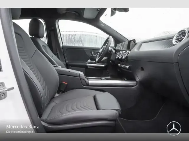 Mercedes-Benz EQA 300