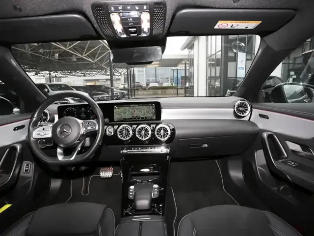 Mercedes-Benz CLA 180