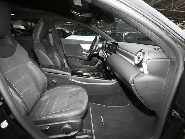 Mercedes-Benz CLA 180