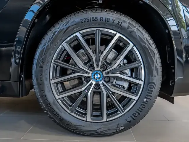 BMW iX1