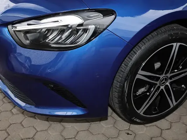Mercedes-Benz B 200