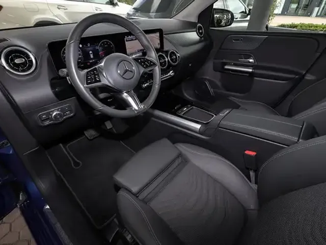Mercedes-Benz B 200