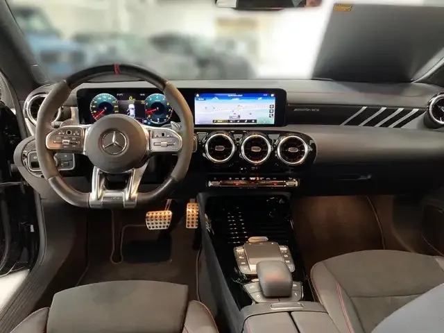 Mercedes-Benz CLA 45 AMG