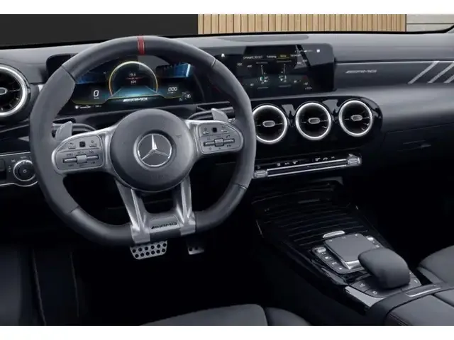 Mercedes-Benz CLA 45 AMG